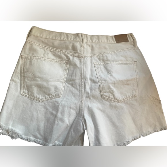 NWT American Eagle Outfitter Boyfriend White Denim Jean Shorts Size 12 - Picture 3 of 8